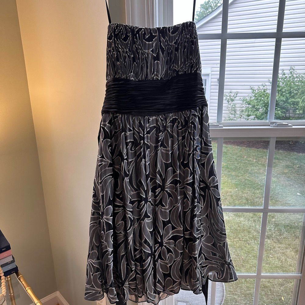 NWT BCBGMaxAzria Black and Grey Metallic Strapless Dress - size 12